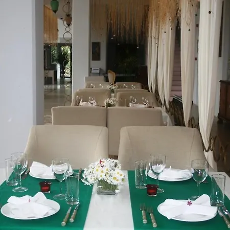 Hotel Gliss & 3*
